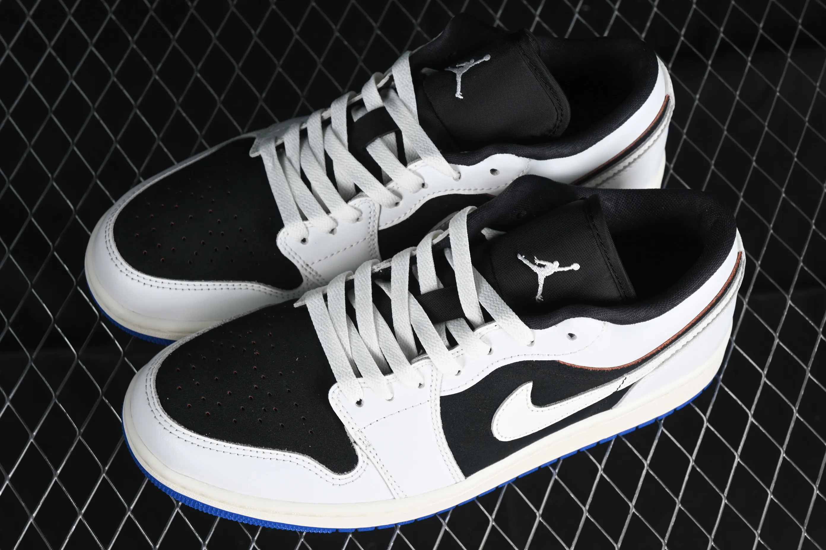 All categories Air Jordan Jordan series basketball shoes Air Jordan 1 Low G version pure original Air Jordan 1 Low "Quai 54" AJ1 Joe 1 white black blue low-top cultural casual sneakers HQ0764-001